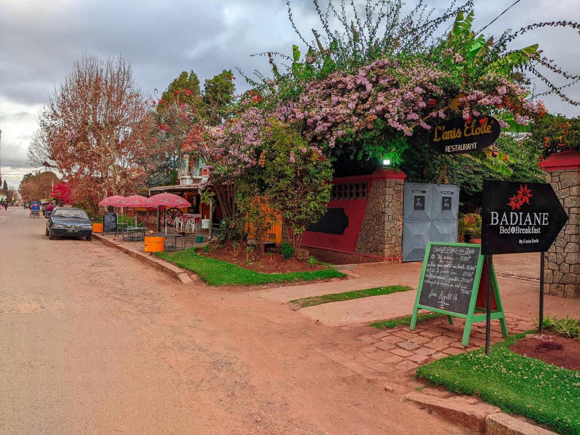 L'Anis Etoile - Hotel Restaurant Antsirabe Exterior photo